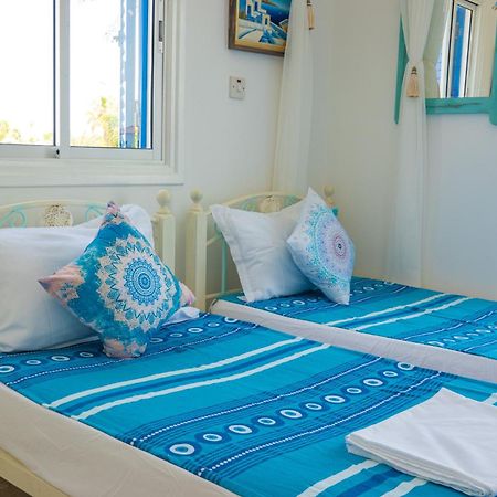 Greek Island Style 2 Bedroom Villa With Pool Next To The Sea Larnaca Exteriör bild