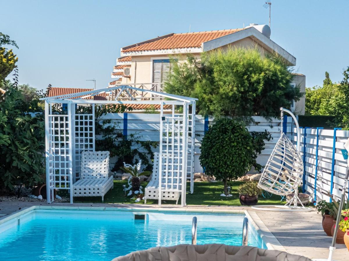 Greek Island Style 2 Bedroom Villa With Pool Next To The Sea Larnaca Exteriör bild