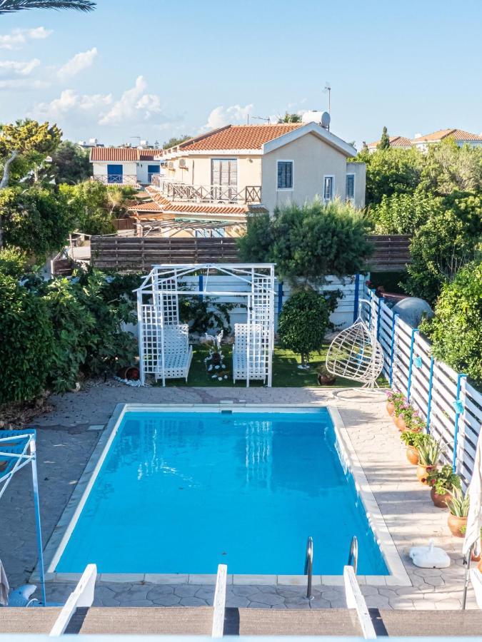 Greek Island Style 2 Bedroom Villa With Pool Next To The Sea Larnaca Exteriör bild