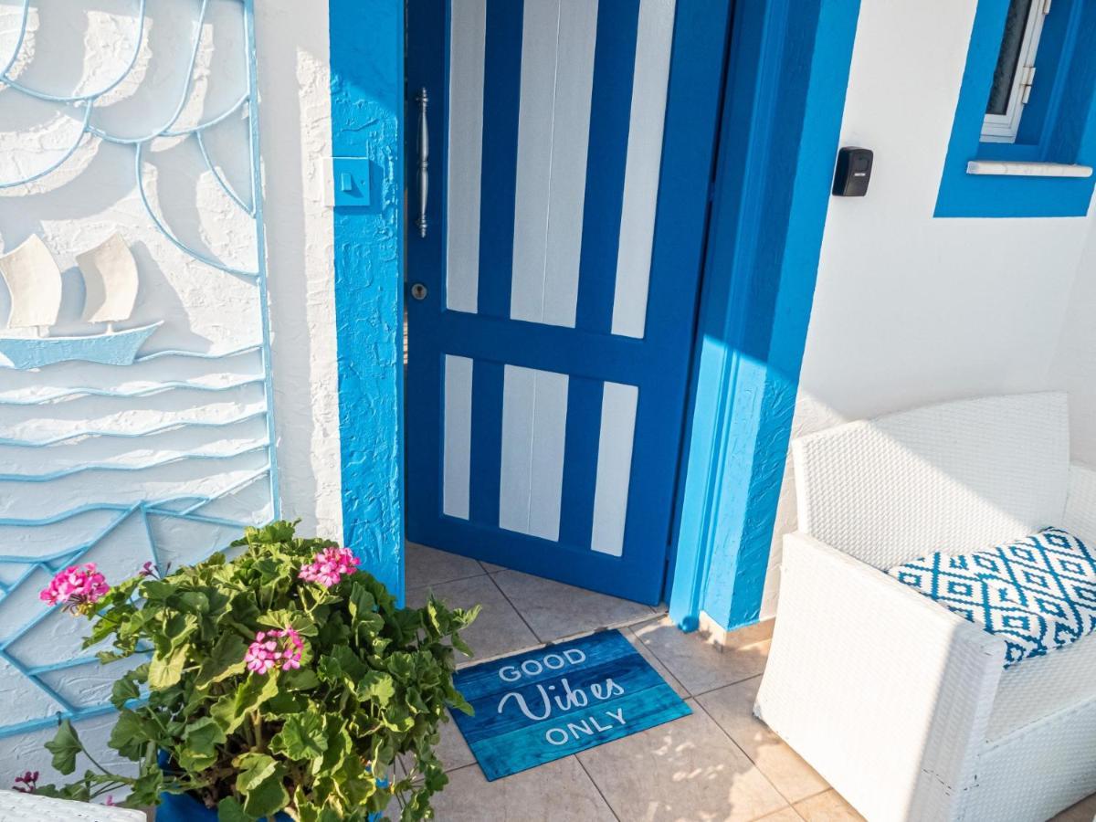 Greek Island Style 2 Bedroom Villa With Pool Next To The Sea Larnaca Exteriör bild