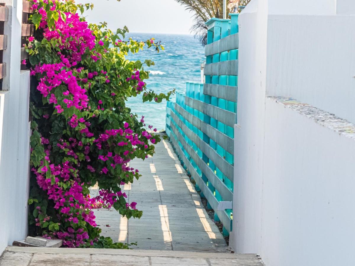 Greek Island Style 2 Bedroom Villa With Pool Next To The Sea Larnaca Exteriör bild