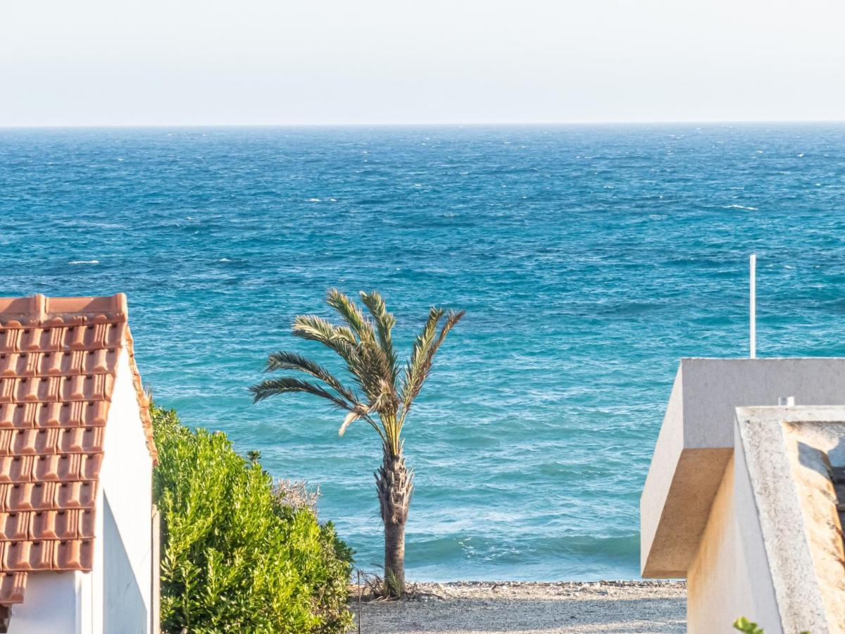 Greek Island Style 2 Bedroom Villa With Pool Next To The Sea Larnaca Exteriör bild