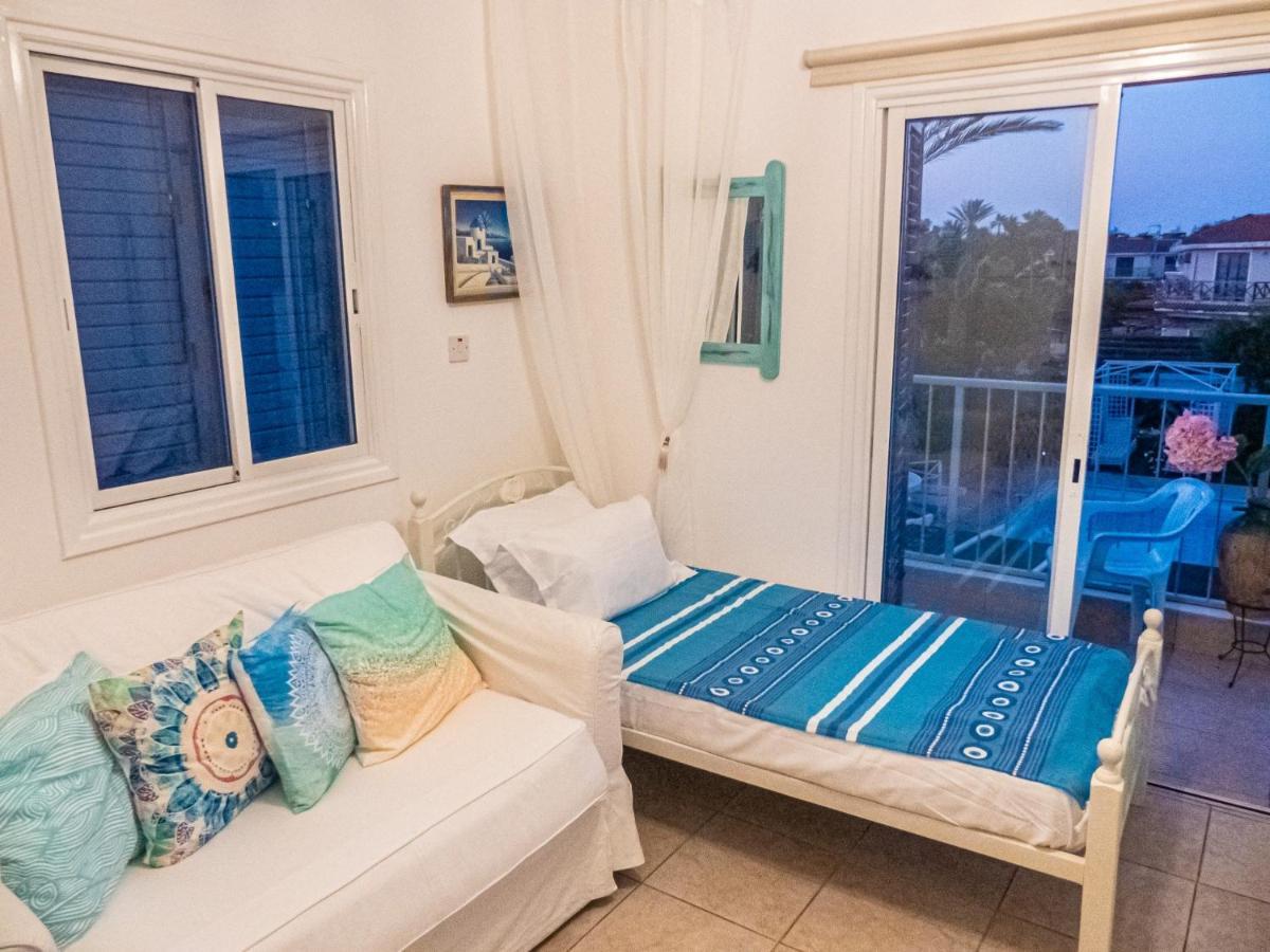 Greek Island Style 2 Bedroom Villa With Pool Next To The Sea Larnaca Exteriör bild